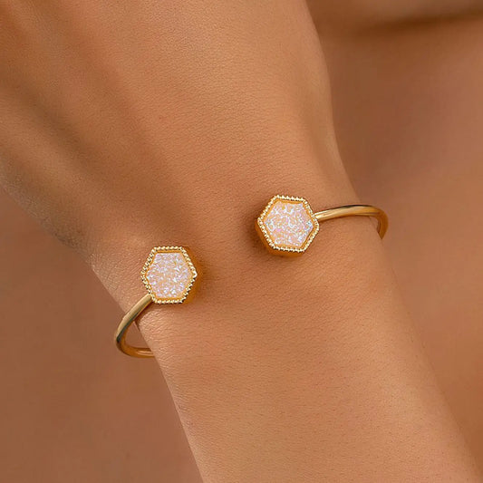 A Women's Fashionable Open Bracelet, Simple and Elegant, Adjustable Inlaid Resin Bracelet Jewelry